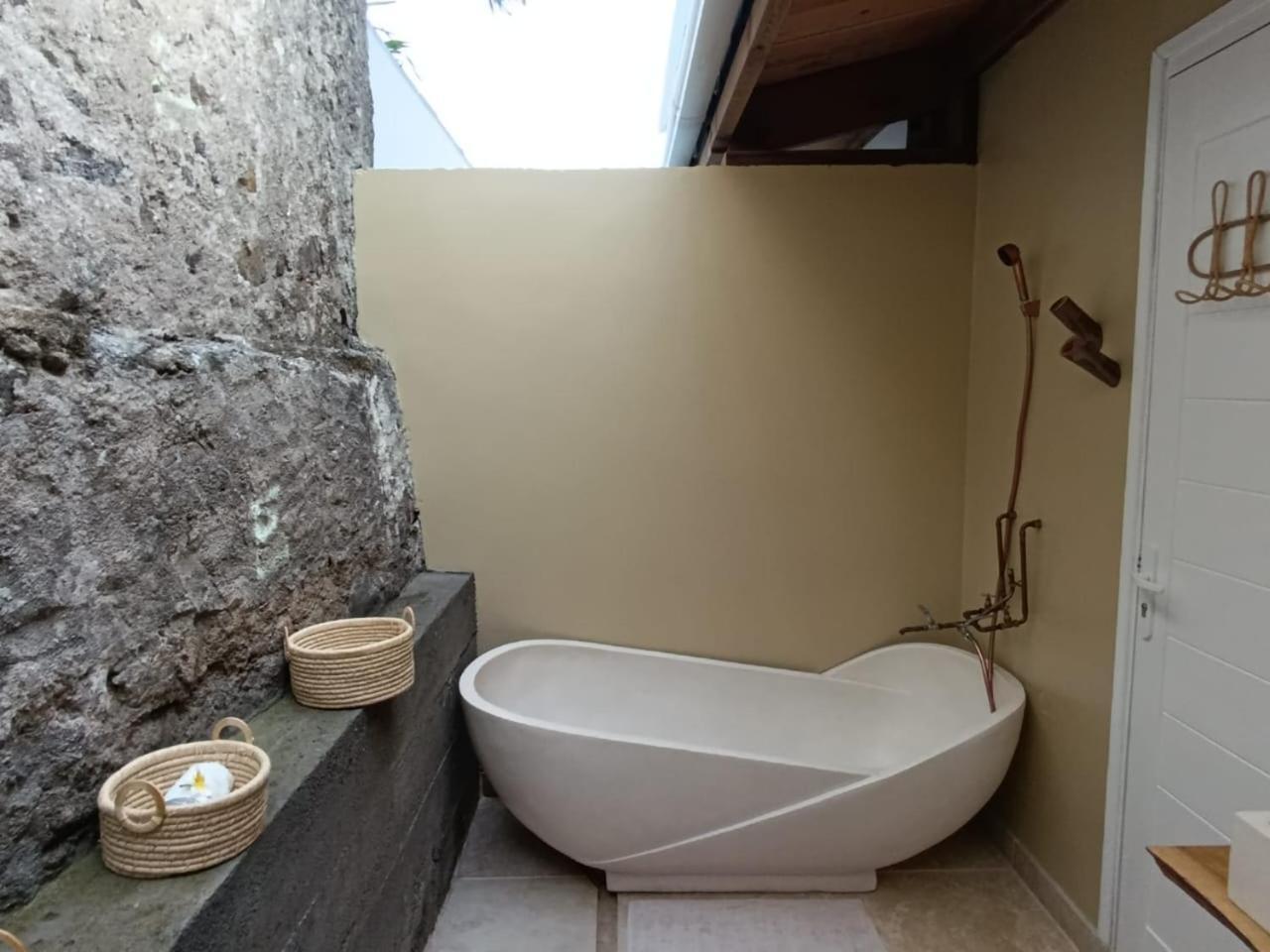Hotel La Kaz Banian Saint Pierre Zewnętrze zdjęcie