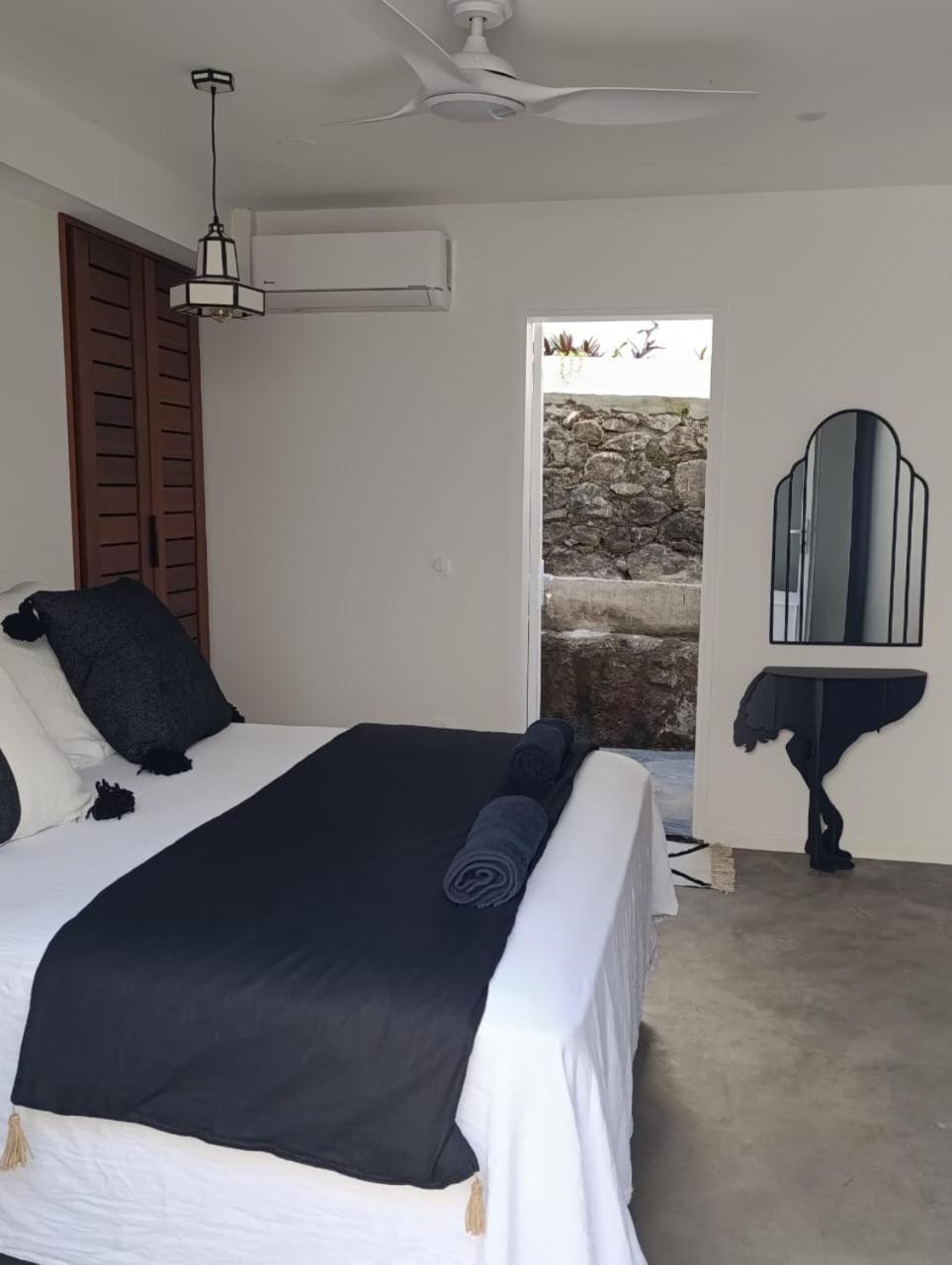 Hotel La Kaz Banian Saint Pierre Zewnętrze zdjęcie