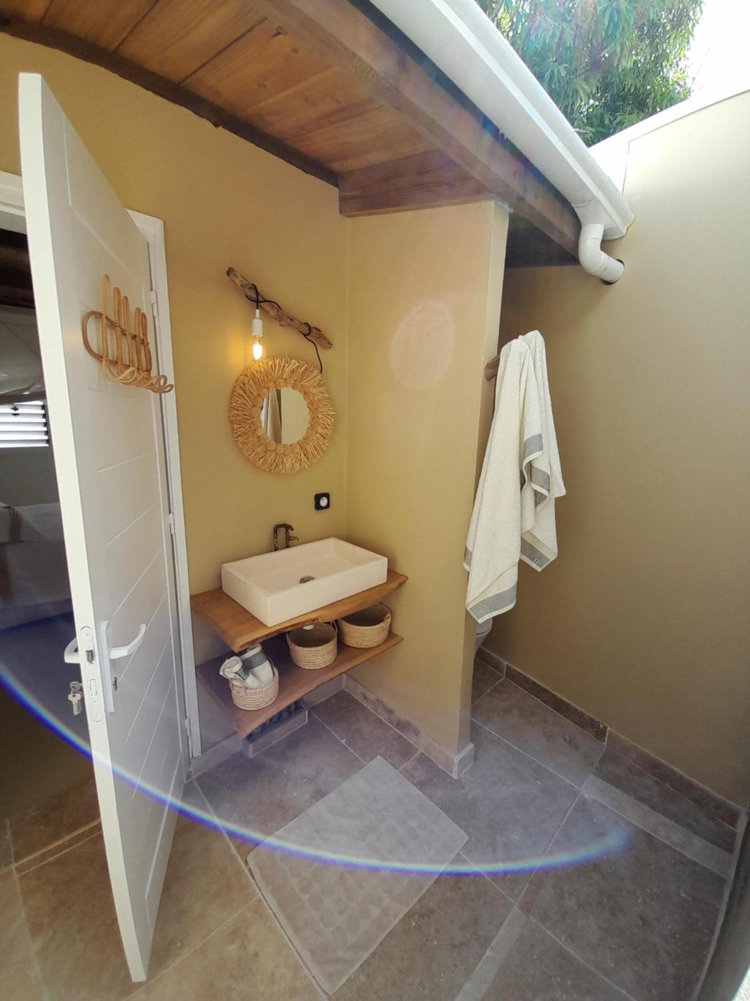 Hotel La Kaz Banian Saint Pierre Zewnętrze zdjęcie